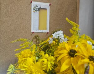 Желтая дверь с лимонами