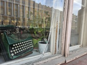 Герой в кадре